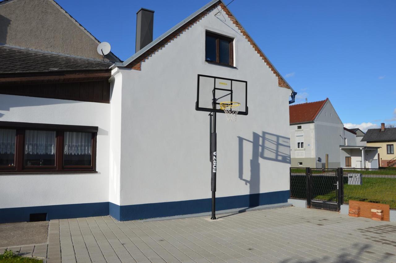 Kinderlachen Garantiert Lutzmannsburg Exteriér fotografie